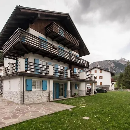 Cianderies -dolomiti Skyline 公寓